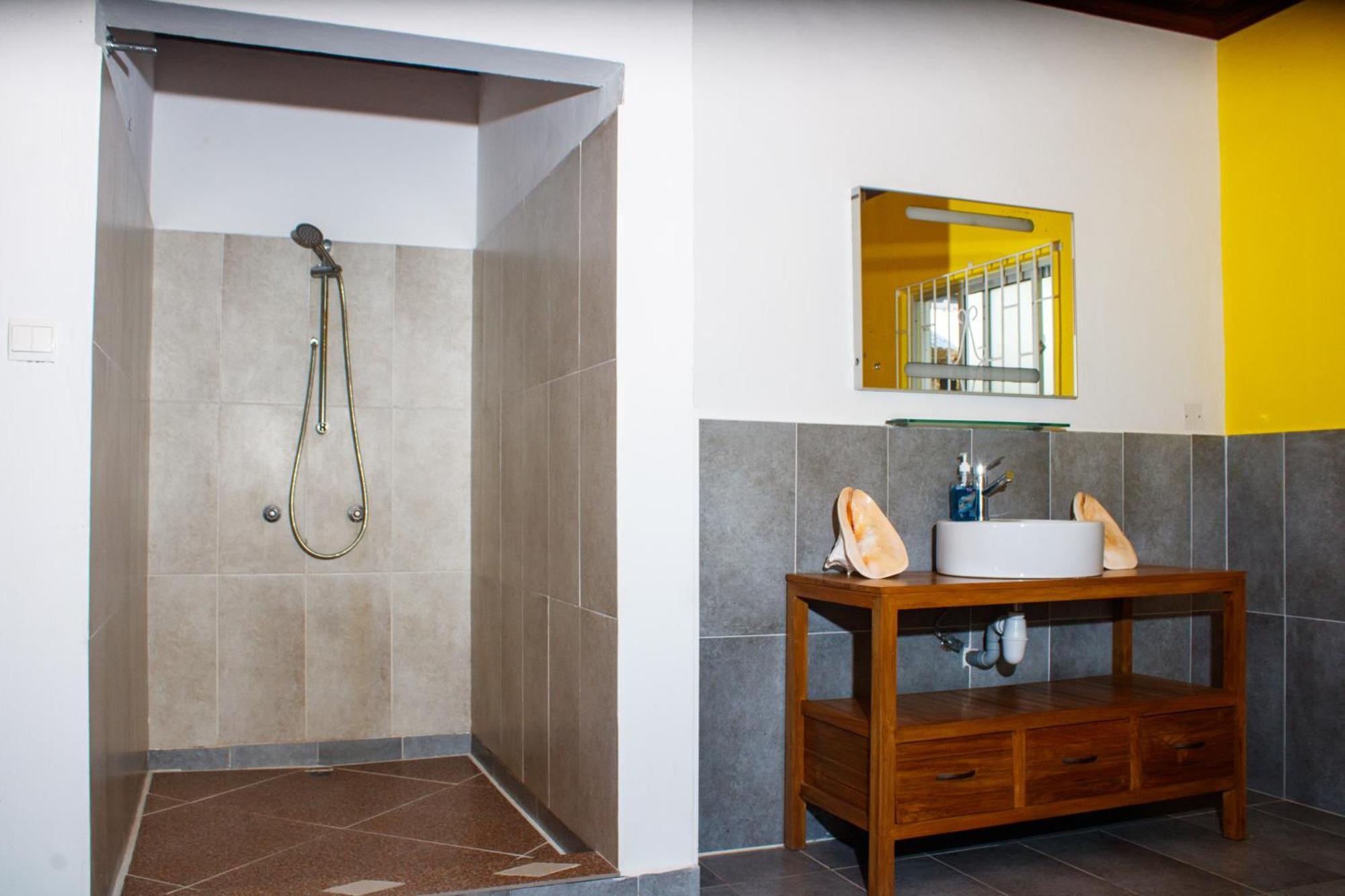 Nid'Aigle Lodge Baie Sainte Anne Bagian luar foto