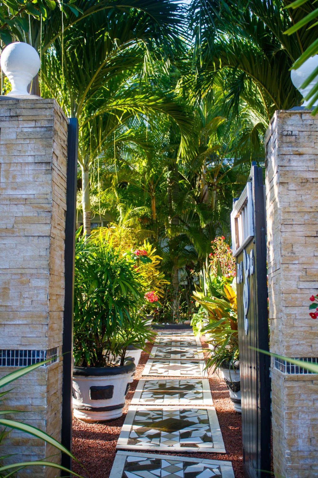 Nid'Aigle Lodge Baie Sainte Anne Bagian luar foto