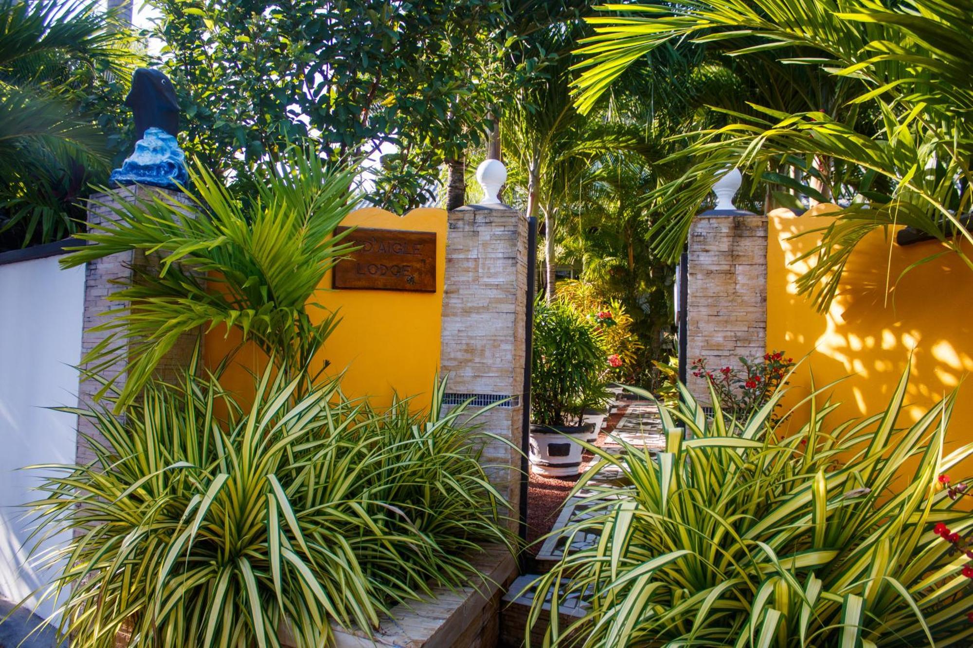 Nid'Aigle Lodge Baie Sainte Anne Bagian luar foto