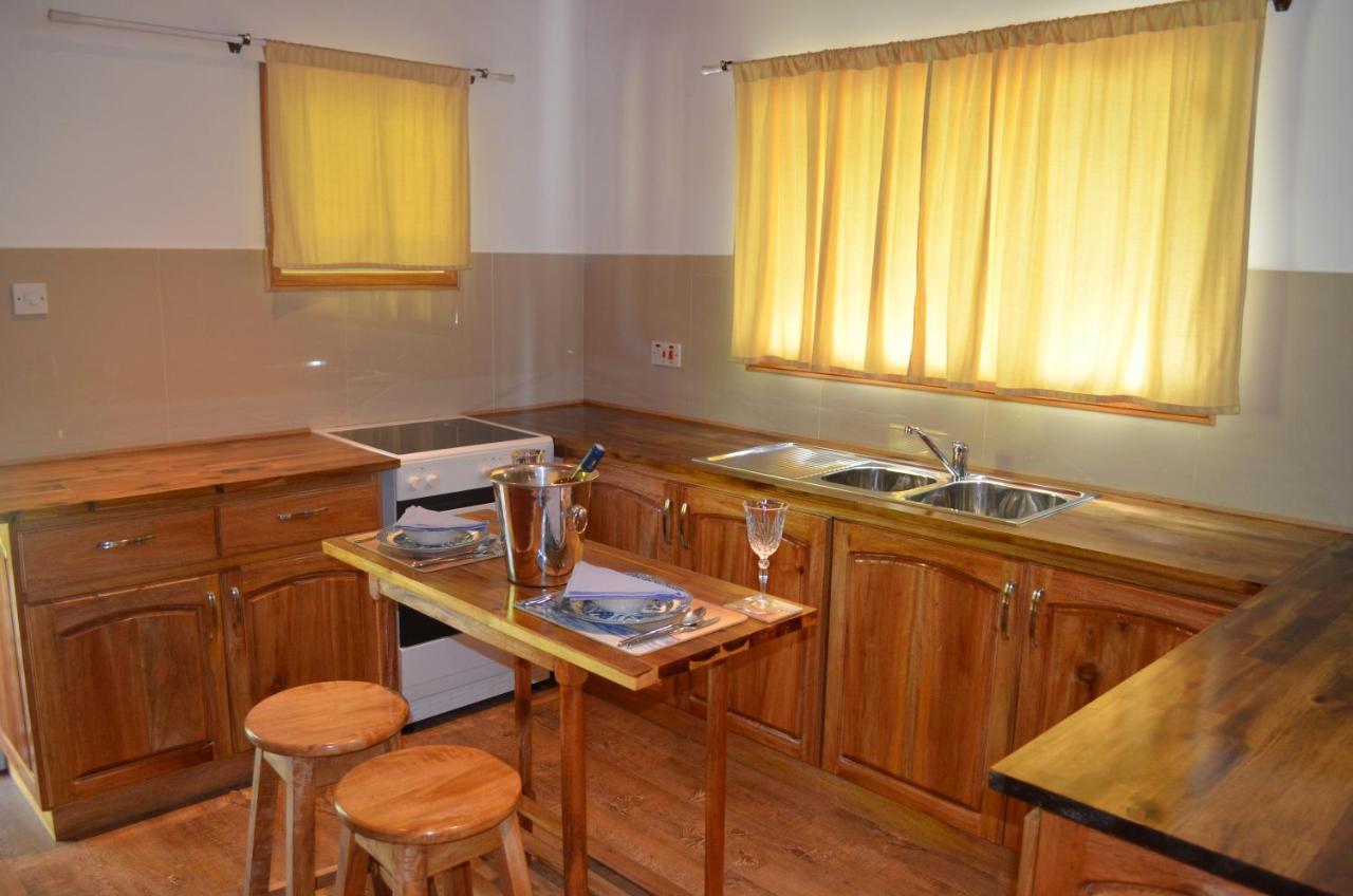 Nid'Aigle Lodge Baie Sainte Anne Bagian luar foto